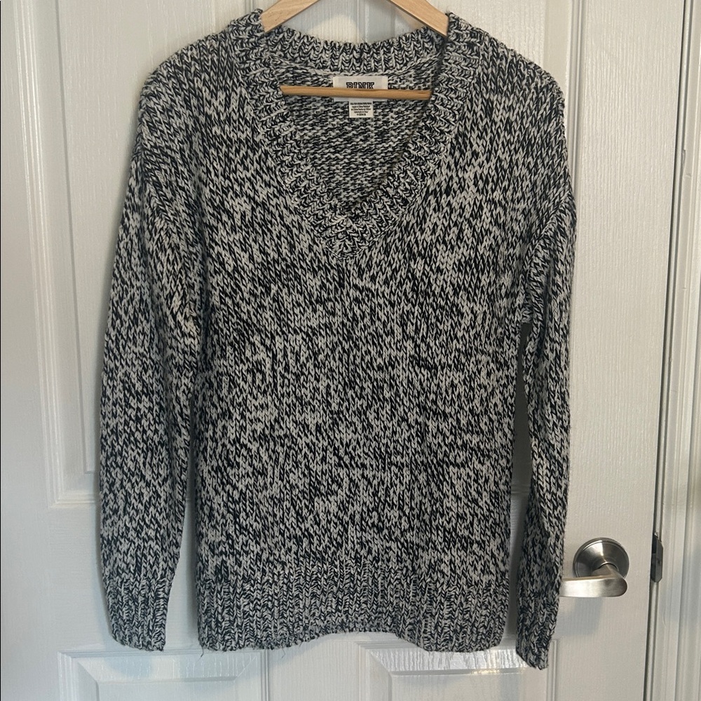 Victoria's Secret Pink Black/White Sweater size M